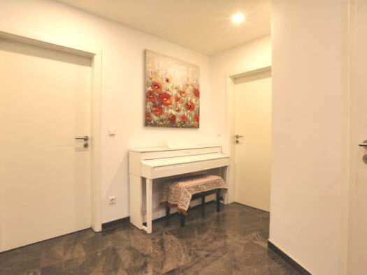 WG-Zimmer zum Kauf 329.000 € 3 Zimmer 84 m² 2. Geschoss frei ab 01.07.2026 Schwabbacher Straße 15 Rot Stuttgart 70437