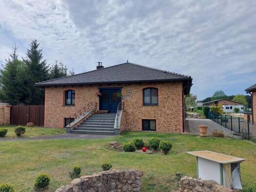 Einfamilienhaus zum Kauf 1.300.000 € 5 Zimmer 295 m² 3.572 m² Grundstück Reudnitz Friedland 15848