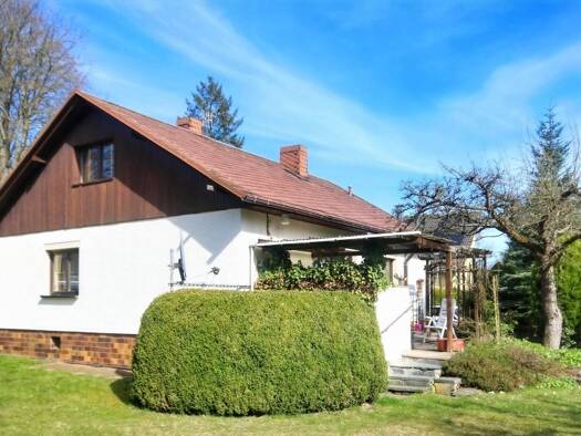 Einfamilienhaus zum Kauf 5 Zimmer 110 m² 1.360 m² Grundstück Haselbrunn Plauen 08525