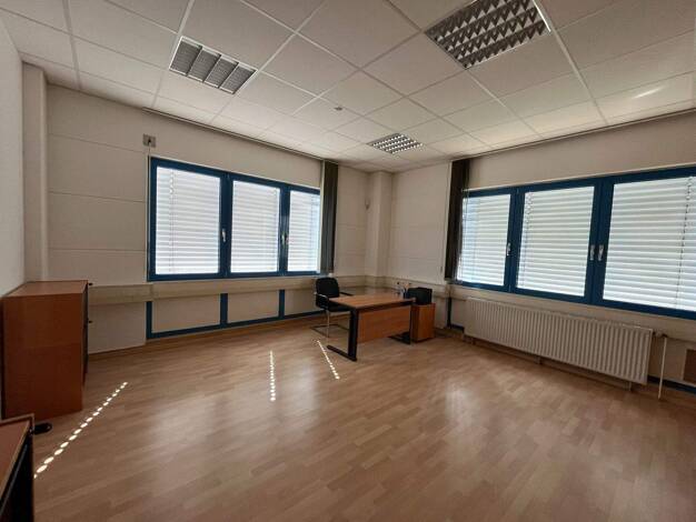 Bürofläche zur Miete 5.040 € 10 Zimmer 720 m² Bürofläche teilbar ab 110 m² Ingelheim am Rhein 55218
