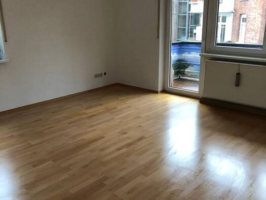 Wohnung zur Miete 1.050 € 2 Zimmer 57 m² Geschoss 2/4 frei ab 01.06.2026 Mitte Stuttgart 70180