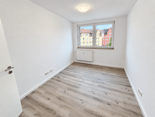 Wohnung zur Miete 729 € 2 Zimmer 47 m² 4. Geschoss frei ab sofort Zerzabelshof Nürnberg 90480