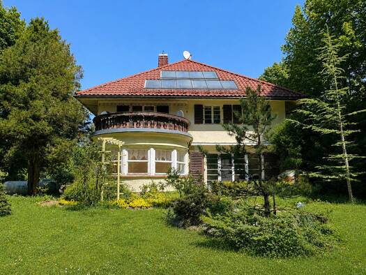 Haus zum Kauf 999.000 € 65 Zimmer 1.020 m² 20.976 m² Grundstück Großschirma Großschirma 09603