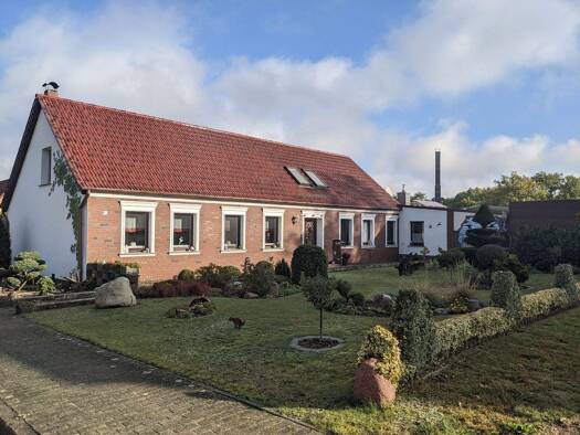Einfamilienhaus zum Kauf 250.000 € 160 m² 1.340 m² Grundstück Berlinchen Wittstock/Dosse 16909