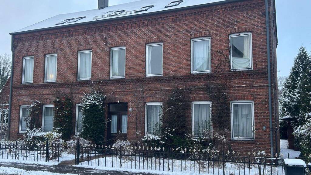 Mehrfamilienhaus zum Kauf als Kapitalanlage geeignet 389.000 € 17 Zimmer 325 m² 500 m² Grundstück Rendsburg 24768