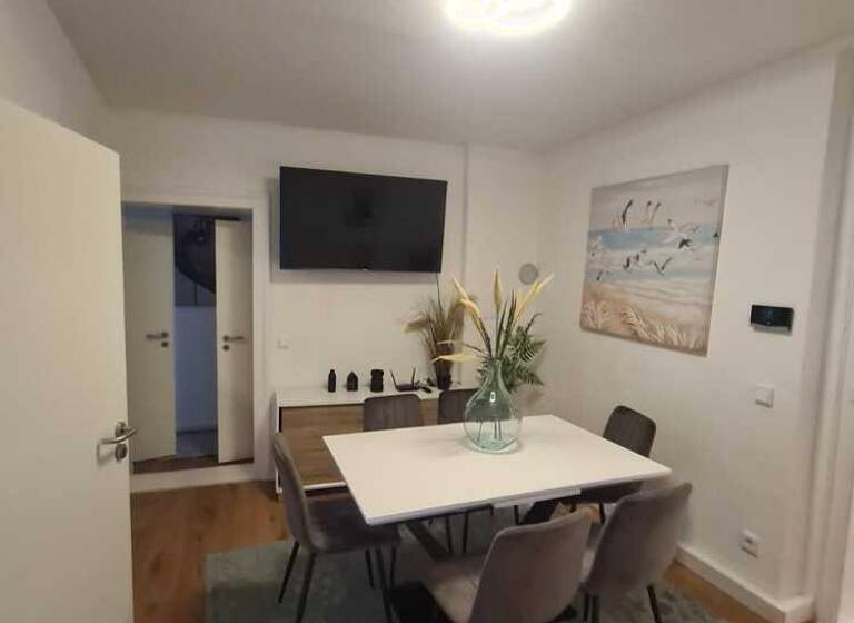 Wohnung zur Miete Wohnen auf Zeit 5.000 € 7 Zimmer 150 m²<br/>Wohnfläche ab sofort<br/>Verfügbarkeit Ludwigsvorstadt-Isarvorstadt München 80469