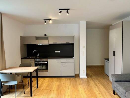 Wohnung zur Miete 659 € 1 Zimmer 38 m² 1. Geschoss frei ab sofort Am historischen Lokschuppen 16 Innenstadt Fürth 90762