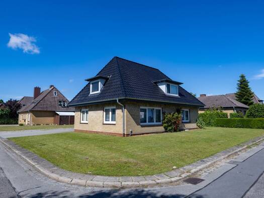 Einfamilienhaus zum Kauf 319.000 € 5 Zimmer 130 m² 618 m² Grundstück Heide Heide 25746