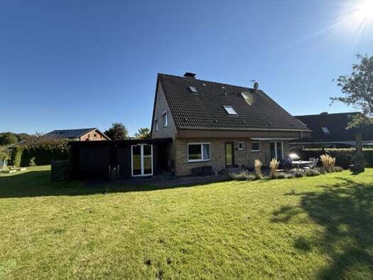 Einfamilienhaus zum Kauf 390.000 € 8 Zimmer 263 m² 1.278 m² Grundstück frei ab sofort Kasseedorf Kasseedorf 23717