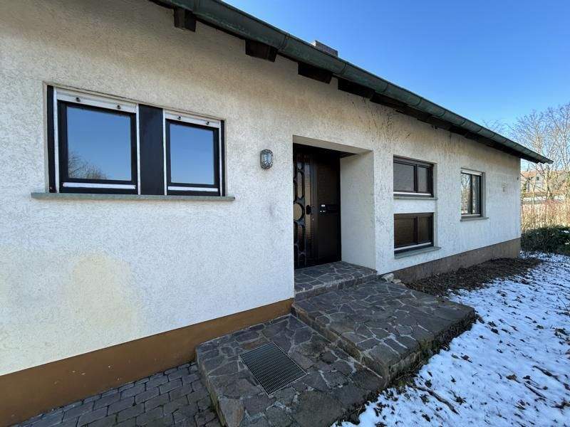 Immobilie in Prichsenstadt - Freistehendes Einfamilienhaus mit Sauna & ausbaufähigem Dach zum Ankommen und Glücklichsein - Bild 2