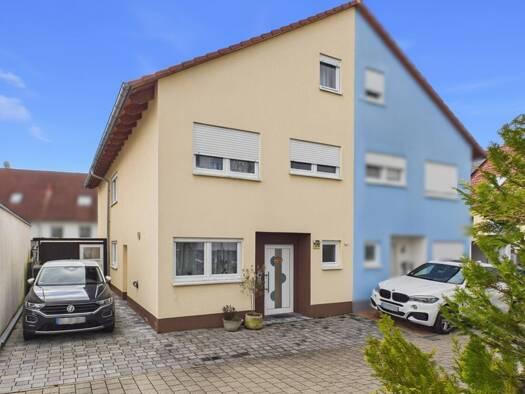 Doppelhaushälfte zum Kauf 569.000 € 4 Zimmer 137,8 m² 254 m² Grundstück Bretten 75015