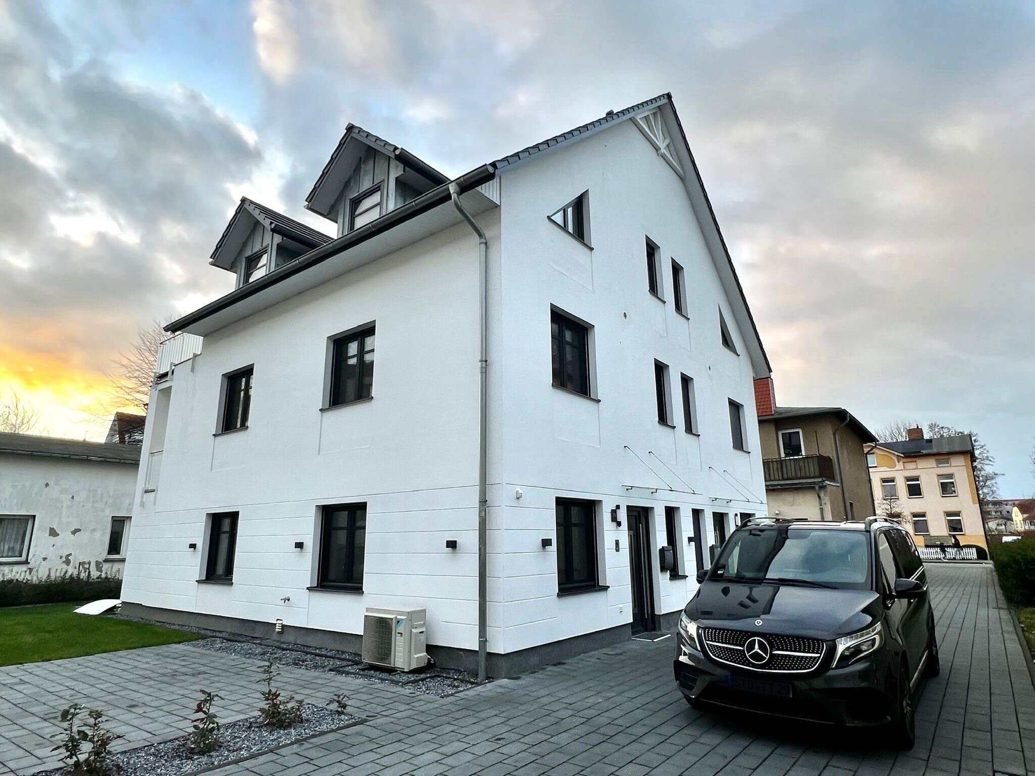 Doppelhaushälfte zur Miete 2.100 € 5 Zimmer 155 m²<br/>Wohnfläche 250 m²<br/>Grundstück ab sofort<br/>Verfügbarkeit Kühlungsborn 18225