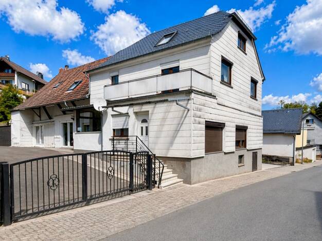 Haus zum Kauf 376.000 € 12 Zimmer 356 m² 549 m² Grundstück Arnoldshain Schmitten 61389