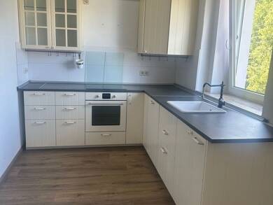 Wohnung zur Miete 685 € 4 Zimmer 100 m² 3 Geschosse frei ab sofort August-Bebel-Straße 11 Niederwürschnitz 09399