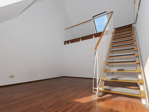Maisonette zur Miete 775 € 3,5 Zimmer 90 m² 2. Geschoss frei ab sofort August-Bebel-Straße 23 a Rötha Rötha 04571