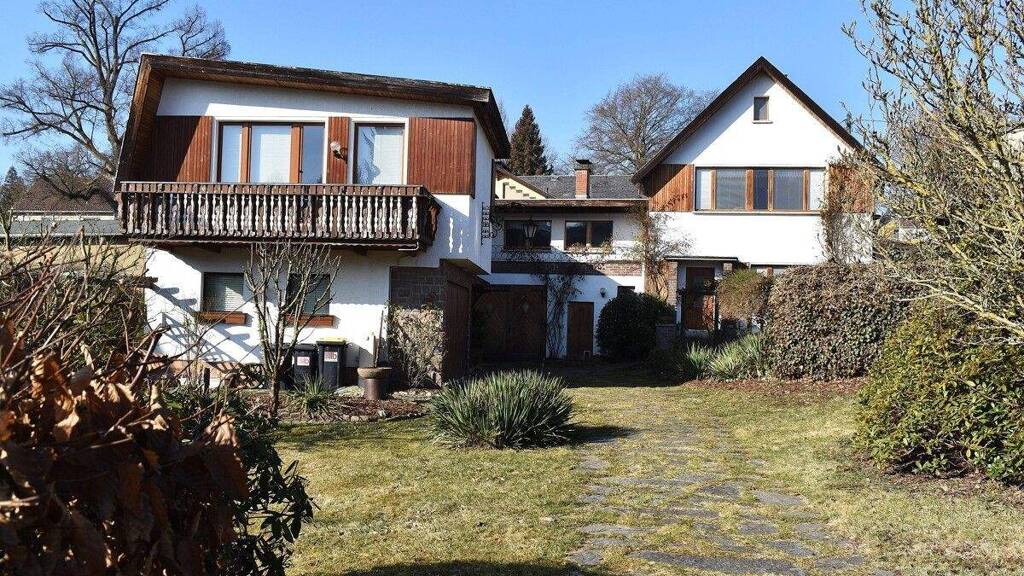 Mehrfamilienhaus zum Kauf 195.000 € 8 Zimmer 208,4 m² 700 m² Grundstück Erdmannsdorf Augustusburg / Erdmannsdorf 09573