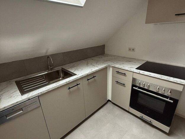 Wohnung zur Miete 460 € 3,5 Zimmer 76 m² 3. Geschoss Neumarkt 9 Lichtenstein 09350