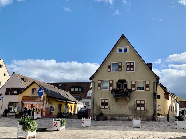 Haus zum Kauf 300 m²<br/>Wohnfläche 421 m²<br/>Grundstück Bad Krozingen Bad Krozingen 79189