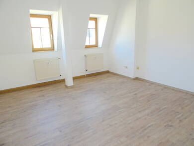 Wohnung zur Miete 440 € 3 Zimmer 83 m² Dachgeschoss, 2. Geschoss frei ab sofort Ziegelstraße Meerane Meerane 08393