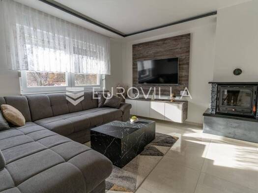 Haus zum Kauf 249.000 € 2 Zimmer 161 m² Velika Velika