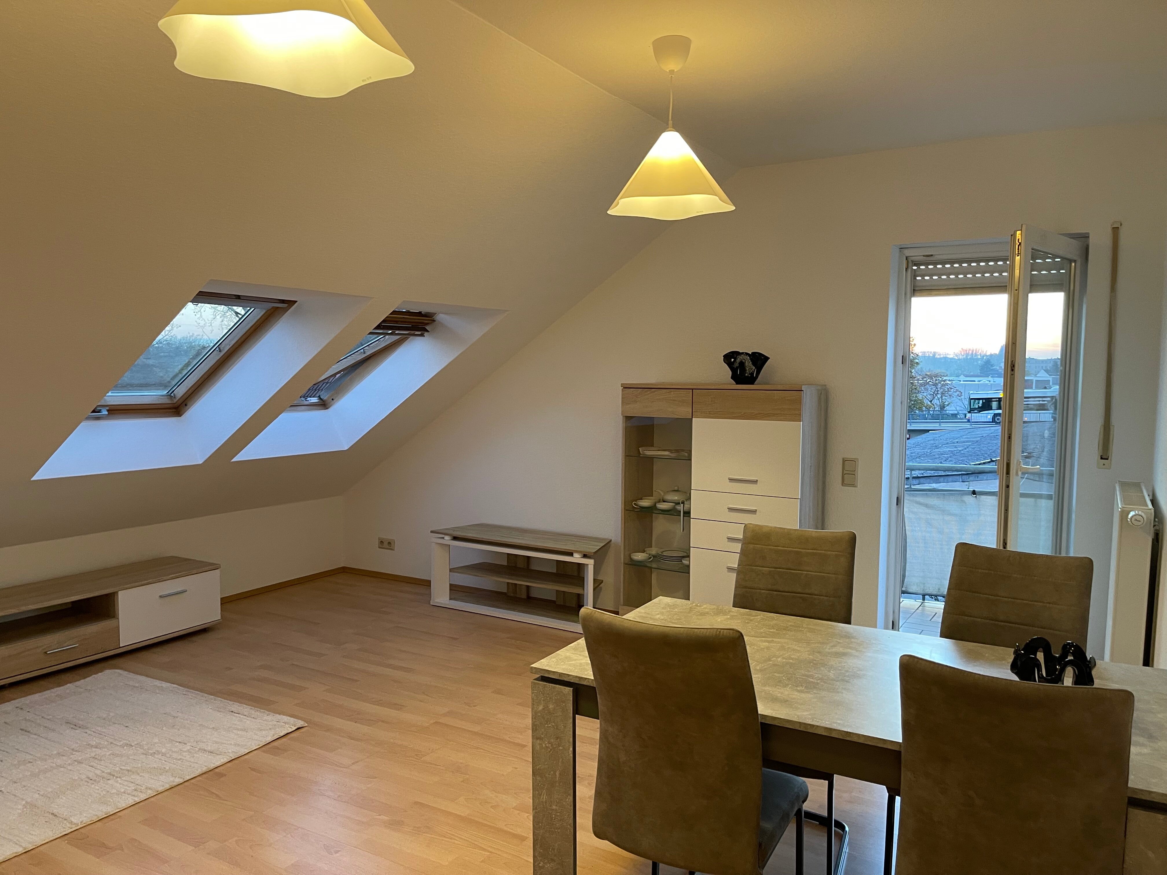 Wohnung zur Miete 1.250 € 3 Zimmer 85 m²<br/>Wohnfläche 3.<br/>Geschoss ab sofort<br/>Verfügbarkeit An der Taunusbahn 40a Kostheim - Mitte Wiesbaden 55246