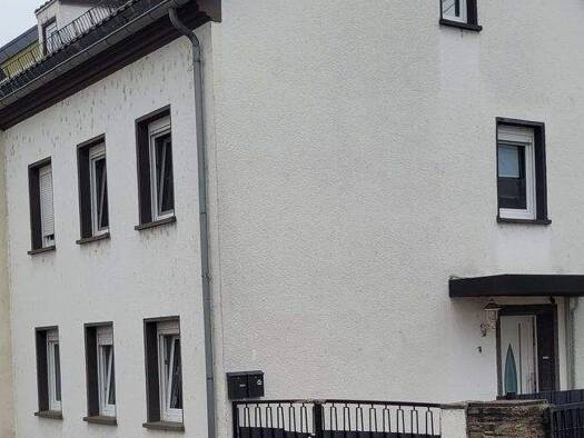 Doppelhaushälfte zum Kauf 325.000 € 5 Zimmer 120 m² 379 m² Grundstück Weitersburg Weitersburg 56191