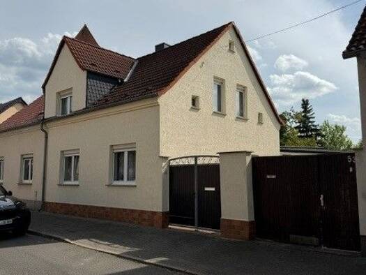 Doppelhaushälfte zum Kauf 89.000 € 4 Zimmer 90 m² 330 m² Grundstück frei ab sofort Wolfener Straße 54 Greppin Bitterfeld-Wolfen 06803