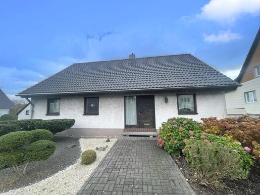 Bungalow zum Kauf 295.000 € 5 Zimmer 103 m² 654 m² Grundstück frei ab sofort Saarwellingen Saarwellingen 66793