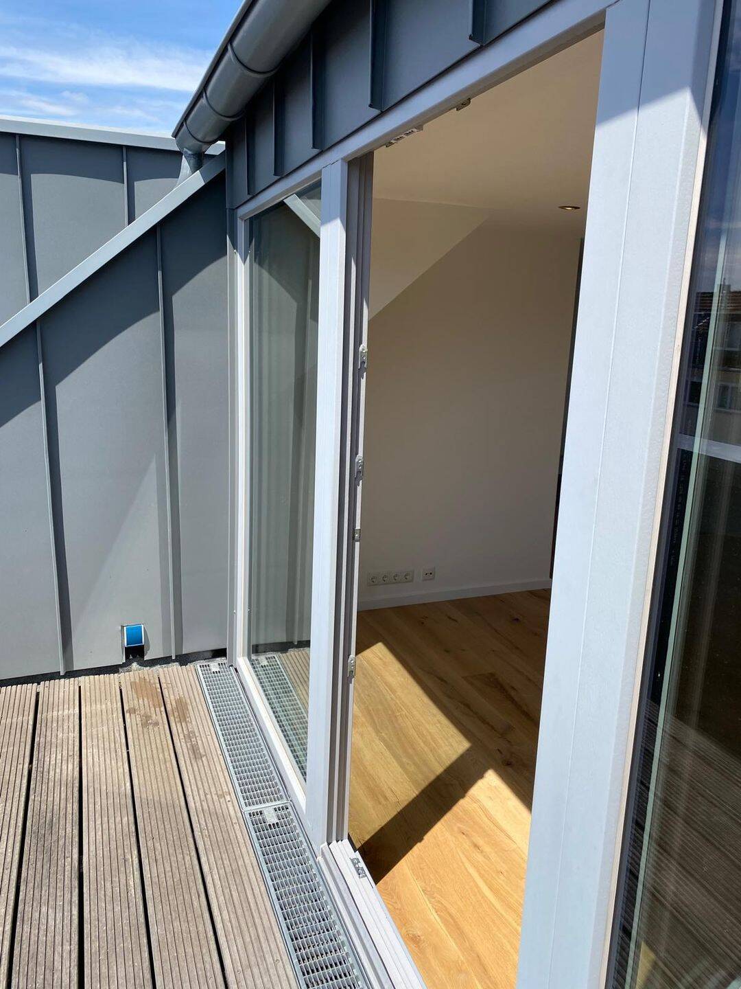 Freie, frisch sanierte 2-Zimmer -ETW im Dachgeschoß mit Terrasse im begehrten Wohnviertel Köln-Ehrenfeld. – Baadenberger Str., 50825 Köln – Vorschaubild 14