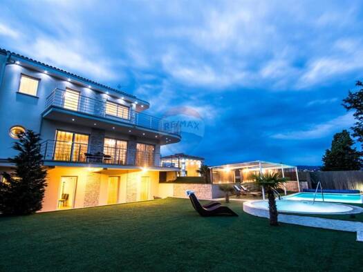 Doppelhaushälfte zum Kauf 990.000 € 6 Zimmer 697 m² 1.443 m² Grundstück Opatija 51410