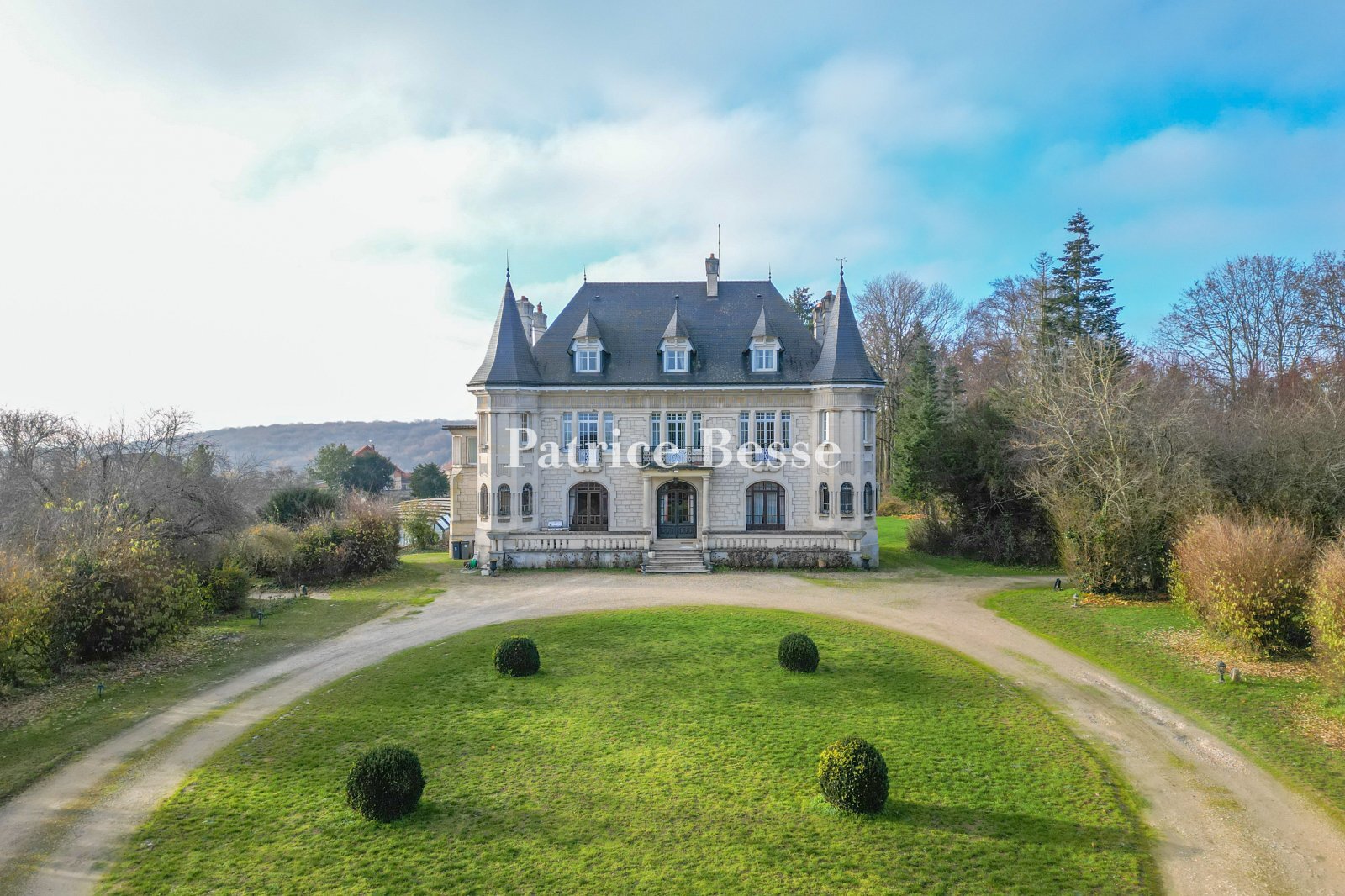 Schloss zum Kauf 950.000 € 20 Zimmer 510 m²<br/>Wohnfläche 14.959 m²<br/>Grundstück Laon 02000