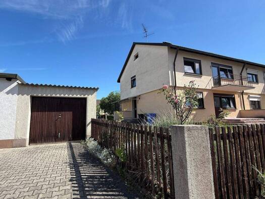 Mehrfamilienhaus zum Kauf 349.000 € 6 Zimmer 112 m² 569 m² Grundstück frei ab sofort Moorenbrunn Südöstliche Außenstadt 90475
