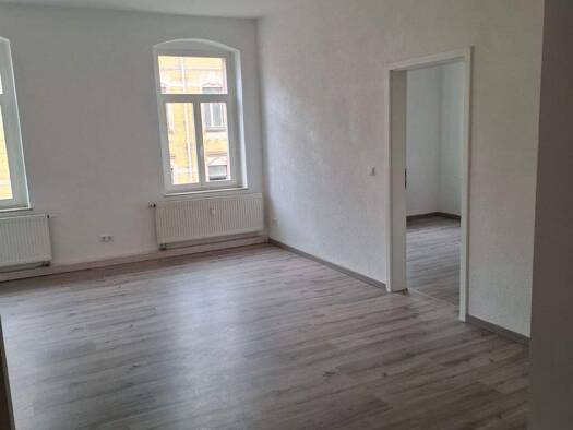 Wohnung zur Miete 525 € 4 Zimmer 105 m² 2. Geschoss Oststraße 18 Limbach-Oberfrohna 09212