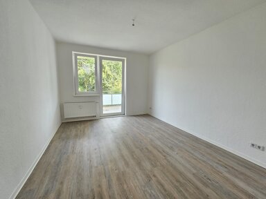 Wohnung zur Miete 310 € 2 Zimmer 49,2 m² 1. Geschoss frei ab sofort Eggersdorfer Straße 11 Siedlung Fermersleben Magdeburg 39122