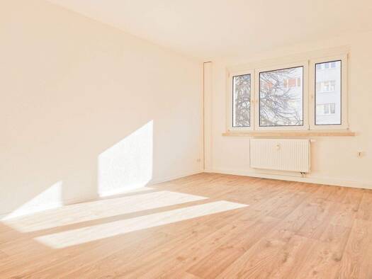 Wohnung zur Miete 234 € 2 Zimmer 47,7 m² 2. Geschoss frei ab 01.04.2026 Hufelandstraße 19 Glauchau 08371