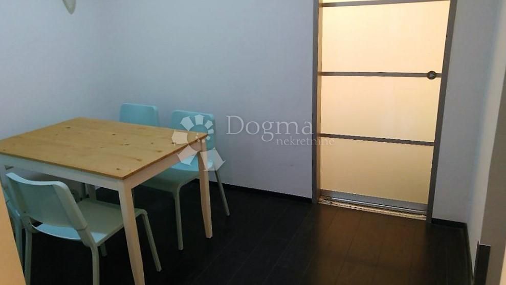 Wohnung zur Miete 1.100 € 3 Zimmer 86 m²<br/>Wohnfläche 2.<br/>Geschoss Rijeka 51000