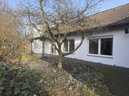 Doppelhaushälfte zum Kauf 299.000 € 4 Zimmer 175 m² 599 m² Grundstück Hänigsen Uetze 31311