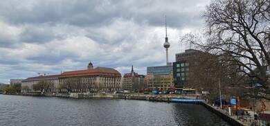 Wohnung zur Miete Wohnen auf Zeit 999 € 2 Zimmer 65 m² frei ab 01.08.2025 Singer Str. 113 Mitte Berlin 10179
