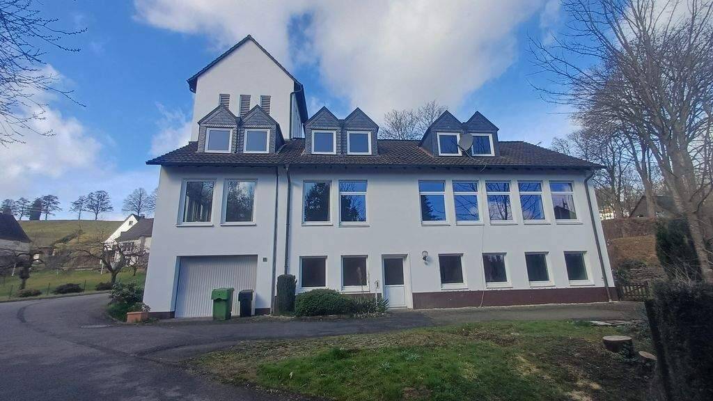 Haus zum Kauf 549.000 € 9 Zimmer 83 m² 830 m² Grundstück Weiershagen Wiehl 51674