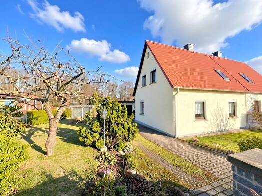 Doppelhaushälfte zum Kauf 349.000 € 3,5 Zimmer 77,5 m² 770 m² Grundstück Bühlau/Weißer Hirsch Dresden 01326