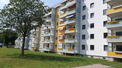 Wohnung zur Miete 568 € 3 Zimmer 66,8 m² frei ab sofort Rosa-Luxemburg-Straße 23 Pößneck,Stadt Pößneck 07381
