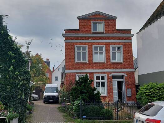 Mehrfamilienhaus zum Kauf 895.000 € 8 Zimmer 200 m² 288 m² Grundstück frei ab sofort Kurgartenstraße 42 Travemünde Lübeck 23570