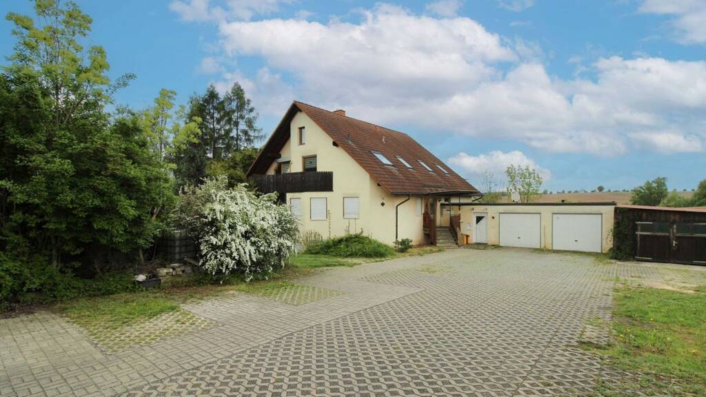 Mehrfamilienhaus zum Kauf als Kapitalanlage geeignet 350.000 € 10 Zimmer 305 m² 10.274,1 m² Grundstück Pöhsig Grimma 04668
