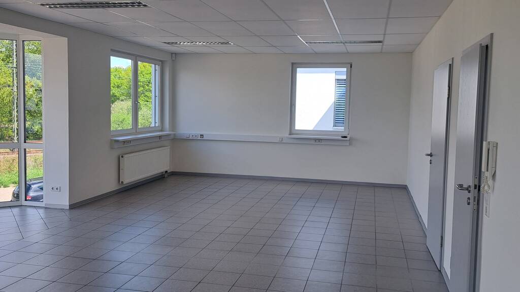 Büro zur Miete 2.650 € 6 Zimmer 239 m² Bürofläche teilbar von 100 m² bis 139 m² Kork Kehl 77694