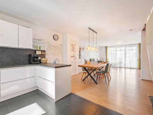 Reihenmittelhaus zum Kauf 498.700 € 6 Zimmer 139 m² 78 m² Grundstück Schwaigern Schwaigern 74193