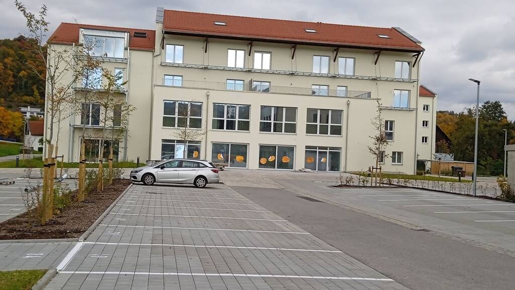 Wohnung zur Miete 1.123 € 3 Zimmer 88,1 m² 3 Geschosse frei ab sofort Kelheim 93309