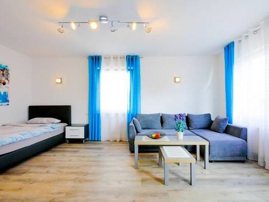 Wohnung zur Miete Wohnen auf Zeit 1.290 € 2 Zimmer 45 m² frei ab 01.10.2025 Möwenweg Hofen Stuttgart 70378