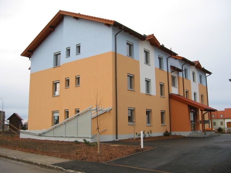 Wohnung zur Miete 528 € 3 Zimmer 76,7 m²<br/>Wohnfläche 01.01.2025<br/>Verfügbarkeit Rodingersdorf 3751