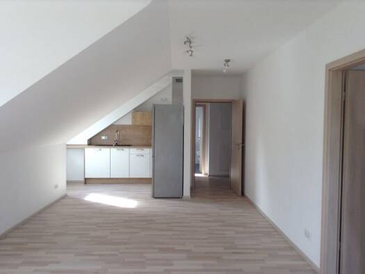 Wohnung zur Miete 880 € 3,5 Zimmer 74,8 m² Geschoss 2/3 frei ab 01.05.2026 Bruck Erlangen 91058