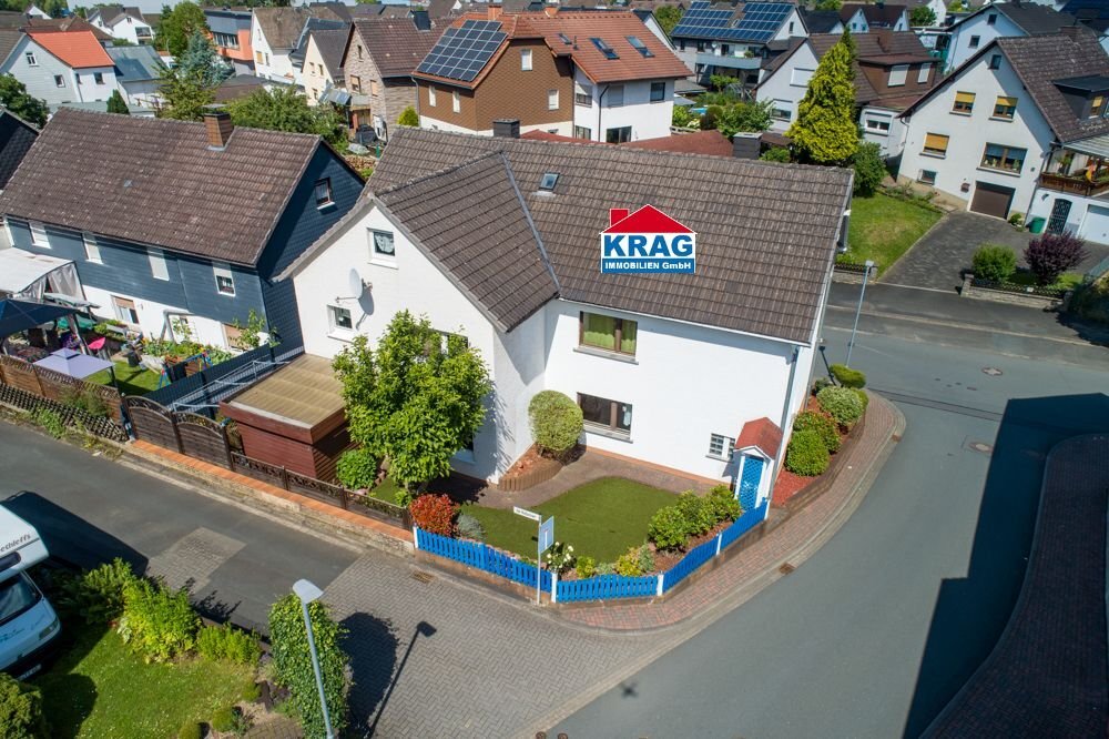 Einfamilienhaus zum Kauf 150.000 € 8 Zimmer 204 m²<br/>Wohnfläche 275 m²<br/>Grundstück Breidenbach Breidenbach 35236